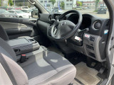 2500CCディーゼル 4WD チェアキャブ M仕様 車いす2脚+8人で最大10人乗り 電動車いすリフター 8NO2年車検 リヤヒーター リヤクーラー メーター内バックカメラ 電動サイドステップ