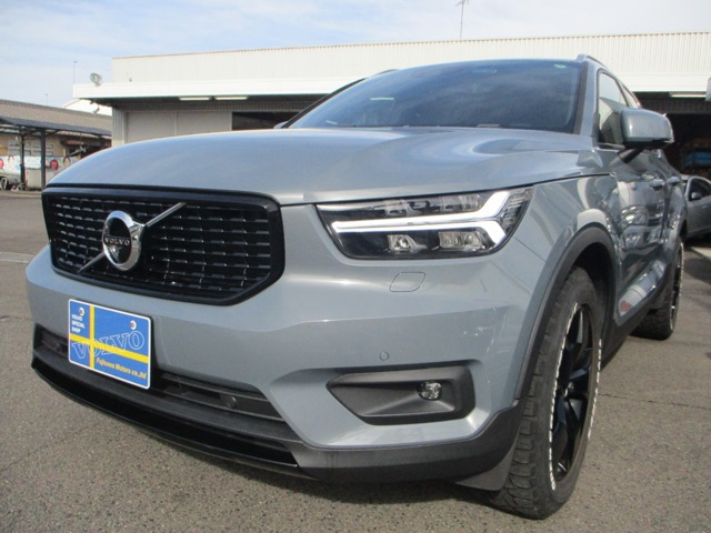 XC40 B4 モメンタム 