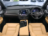 ボルボのフラッグシップモデル、プレミアム・7シーターSUV XC90。Googleを搭載し、ラグジュアリーを極めたSUVで、至福の時をお過ごしください。