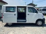 両側スライドドアで荷物の出し入れも楽々便利です☆