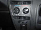 運転席での操作ボタンです!機能につきましてはお気軽にお問い合わせ下さい!