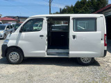 両側スライドドアで荷物の出し入れも楽々便利です☆