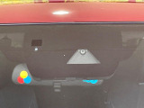【i-ACTIVESENSE】走行中に前方の車両等を認識し、衝突しそうな時は警報とブレーキで衝突回避と被害軽減をアシスト。より安全にドライブをお楽しみいただけます。