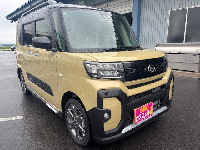 タント ファンクロスターボ ecoIDLE 非装着車 4WD 