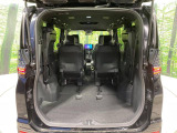 普段のお買い物や通勤、送迎等に十分な荷室スペースを確保しております。セカンドシートを倒すと、大きな荷物の積載も可能です♪