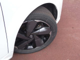 205/50R17タイヤ+専用アルミホイールです。スタッドレスタイヤや各種オプションのご注文も承っております(^^)!