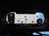 重厚感と安定感があり、同時にダイナミックさも備えるAudiの走り。機能やデザインが革新的なメーター。