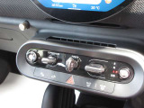 運転席周り。清潔に保たれています。