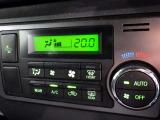 【オートエアコン】お好みの温度に設定して頂くと、車内の温度を自動調整♪快適にクルマの中を過ごして頂けます。