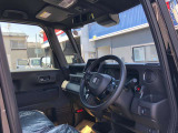 運転席もゆったりすわれます!!