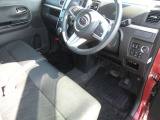 運転席の画像です。