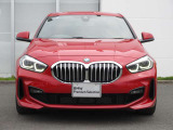 BMWと言えば特徴的なキドニーグリル。ダイナミックなフロントマスクを演出します。