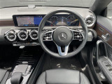 CLAシューティングブレーク CLA200d 本革シート 修復歴無し