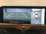 全周囲カメラで危険察知。狭い駐車場でも安心して駐車できますね☆
