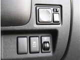 『1台』のお車に対して、3名体制で日々議論を重ね仕入れを行っております。
