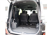 【車屋】として、長く車業界に従事した経験豊富なスタッフが多数在籍しております。