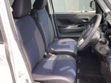 運転席・助手席はセパレートで分かれています。