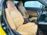 毎回座るフロントシート。運転席は使用する部分ですので、座り心地が重要です!
