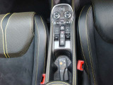 ベースグレード ディーラー車 ワンオーナー 右H 禁煙車 ETC ドラレコ ナビ 前19インチ後20インチAW LED リアビューカメラ USB端子 車両リフト リトラクタブルハードトップルーフ