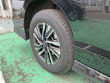 セレナ 1.4 e-4ORCE ハイウェイスターV 4WD 