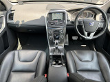 XC60 T5 AWD Rデザイン4WD 4WD 本革シート