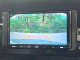 【バックカメラ】駐車時に後方がリアルタイム映像で確認できます。大型商業施設や立体駐車場での駐車時や、夜間のバック時に大活躍!運転スキルに関わらず、今や必須となった装備のひとつです!
