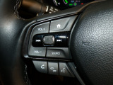 【ステアリングリモコン】ステアリングにオーディオ調節可能なスイッチが装備されていますので運転中でも視線をそらさずにオーディオの調節が可能です!
