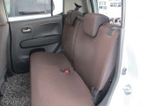 乗車人数や荷物の形状に合わせたシートアレンジができます。