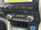 エアコンはオートエアコンです(^-^)温度調節も細かくできるので車内を快適な温度にできますよ(*^^*)人気の装備です☆