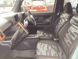 運転席・助手席全体像です