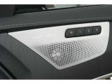 Bowers&Wilkins プレミアムサウンド・オーディオシステム(ドア部)