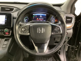 ハンドルにHondaセンシング系のクルーズコントロールやレーンキープアシストなどのスイッチと、オーディオの操作スイッチが装備されています。ハンドルから手を離さず安全に操作できます。
