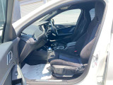 シート調整は稼働範囲が広いのでぴったりの運転ポジションに設定できます