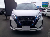 セレナ 1.2 e-POWER ハイウェイスター V 
