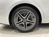 車両は屋内展示しておりますので天候に関係なくごゆっくりコンディションご確認頂けます。車両を倉庫へ保管している場合が御座いますのでご来店前に在庫確認頂けると幸いです。TEL 072-784-8800