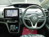 スッキリとした運転席回りになっています。
