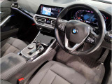 ☆センターパネルを運転席側に僅かに傾けたBMW独特のインパネ☆【駆け抜ける歓び】はここからもスタートしております☆
