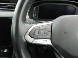 Travel Assist。設定した速度を上限に自動で加減速し、一定の車間距離,およ走行レーンを保つことでロングドライブの疲労を軽減します。