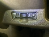 ハンドルの左下にETCがついています。高速道路の料金所の通過も楽々です。 カードの取り出しもしやすい場所についています。