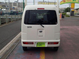 大きなガラスで後方も見やすい!