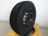 R4年式冬タイヤ195/65R15ブリヂストン製です。