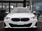 BMW在庫保有台数常時100台以上!ご来店の際はBMW本店(厚木市下荻野140-1)にご来店ください!弊社自慢の全天候型ショールーム!BMW在庫保有台数常時100台以上ございます!