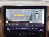 【パノラミックビューモニター】クルマを真上から見下ろした視点で駐車をサポートします!クルマの斜め後ろや真横など、いち早く障害物に気が付くことができます。