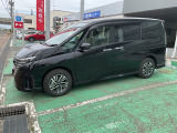 セレナ 1.4 e-4ORCE ハイウェイスターV 4WD 