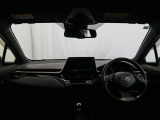 見通しのよいすっきりとした視界で、誰でも運転しやすいです。運転のしやすさは疲れにくさにも繋がりますよ♪