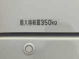 【キレイなおクルマがお待ちしております】兵庫ダイハツでは店舗入庫前に当社再生工場にてクリーニング!店舗でも定期的に洗車♪品質には自信があります!お気軽にご来店下さい。