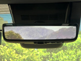 【デジタルインナーミラー】後席の大きな荷物や同乗者で後方が確認しづらい時でも安心!カメラが撮影した車両後方の映像をルームミラー内に表示。クリアな視界で状況の確認が可能です!