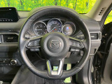 【純正革巻きステアリング】上質な革を使用することで、手にしっかり馴染みとても運転しやすいハンドルです♪