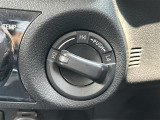 【4WD MODE/スイッチ】必要に応じてそれぞれのモードに切り替えていきます。悪路や高速道路などパワーが必要なところは4WDで。街乗りなどは2WDで。用途によって切り替えられて便利です。