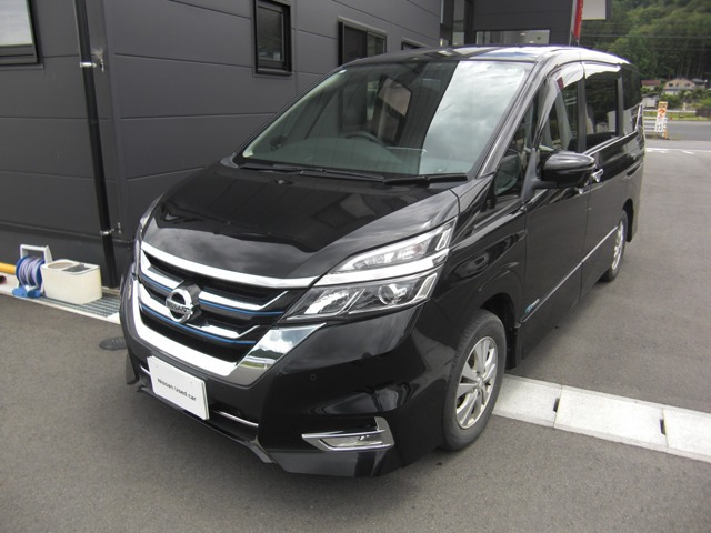 セレナ 2.0 ハイウェイスター Vセレクション 4WD 